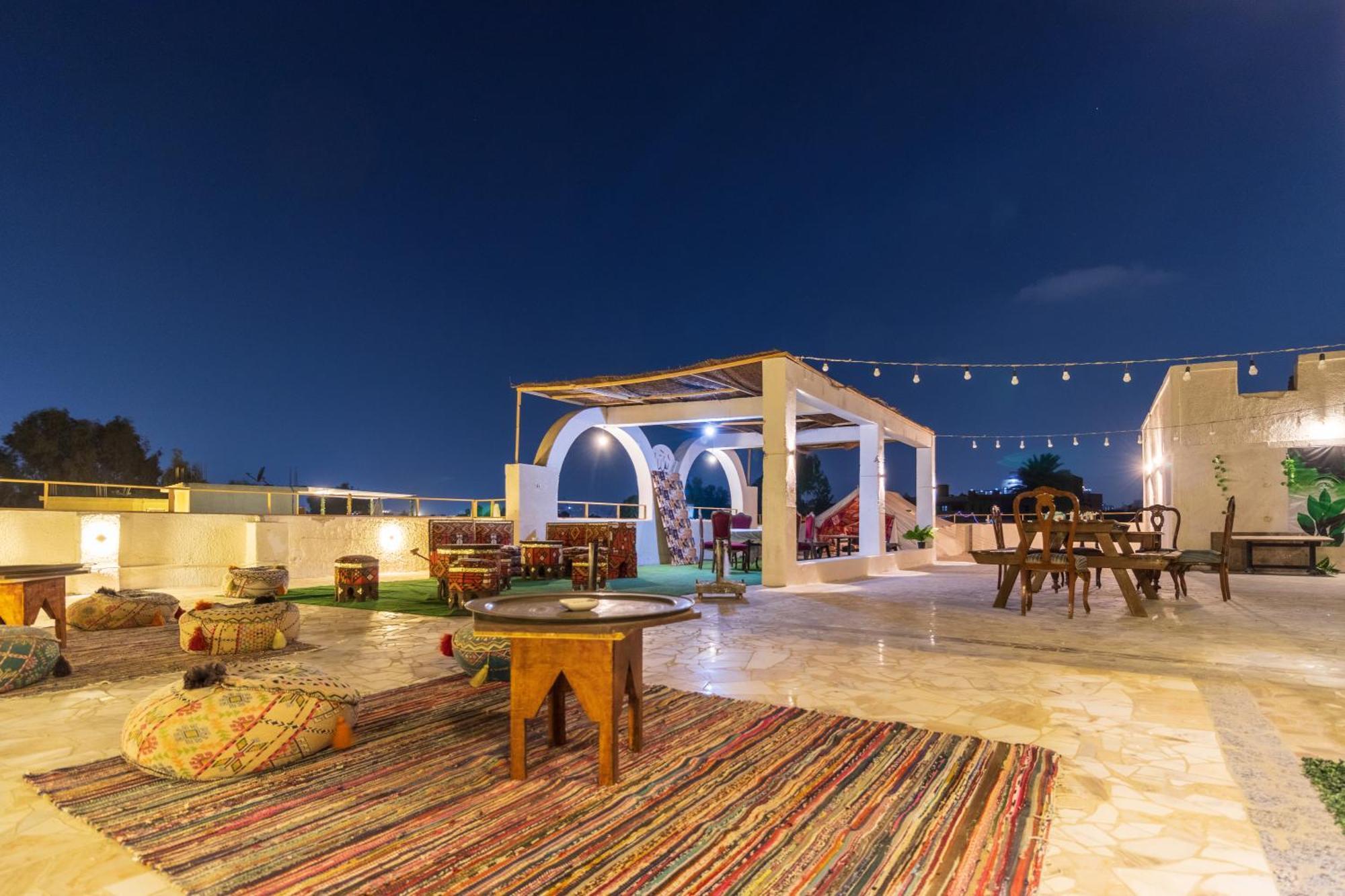 The Grand Pyramids View Hotel Kafret el-Gabal Kültér fotó
