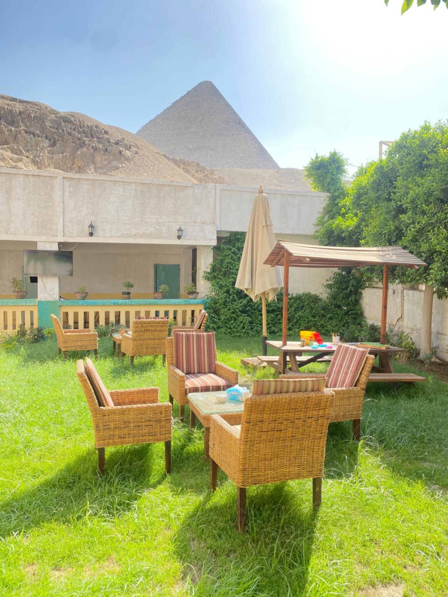 The Grand Pyramids View Hotel Kafret el-Gabal Kültér fotó
