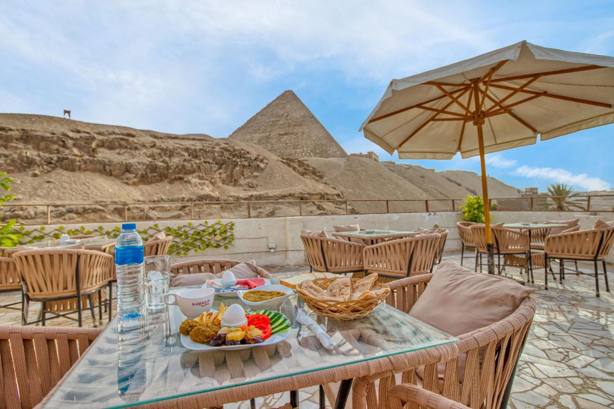 The Grand Pyramids View Hotel Kafret el-Gabal Kültér fotó